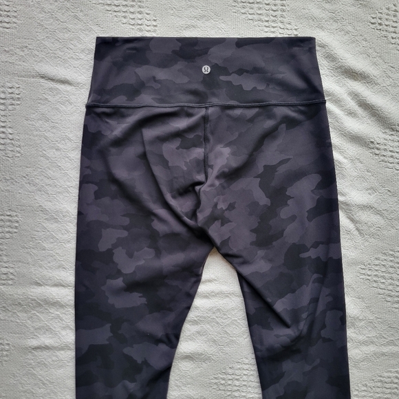 Lululemon Wunder Under High-Rise Crop 23" *Full-On Luxtreme - Picture 4 of 9